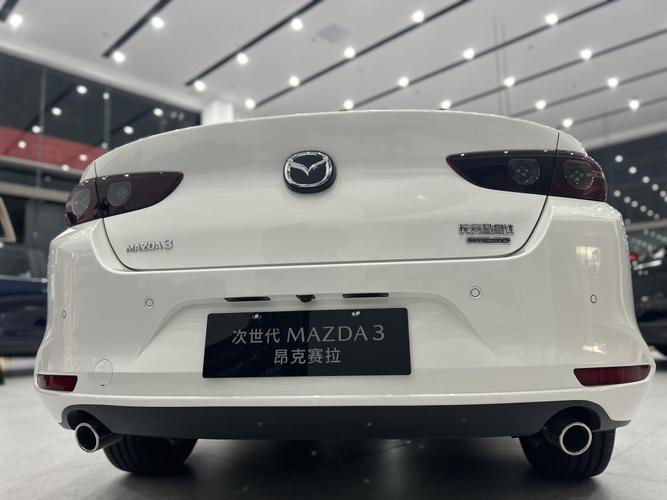 一汽马自达3/一汽马自达8