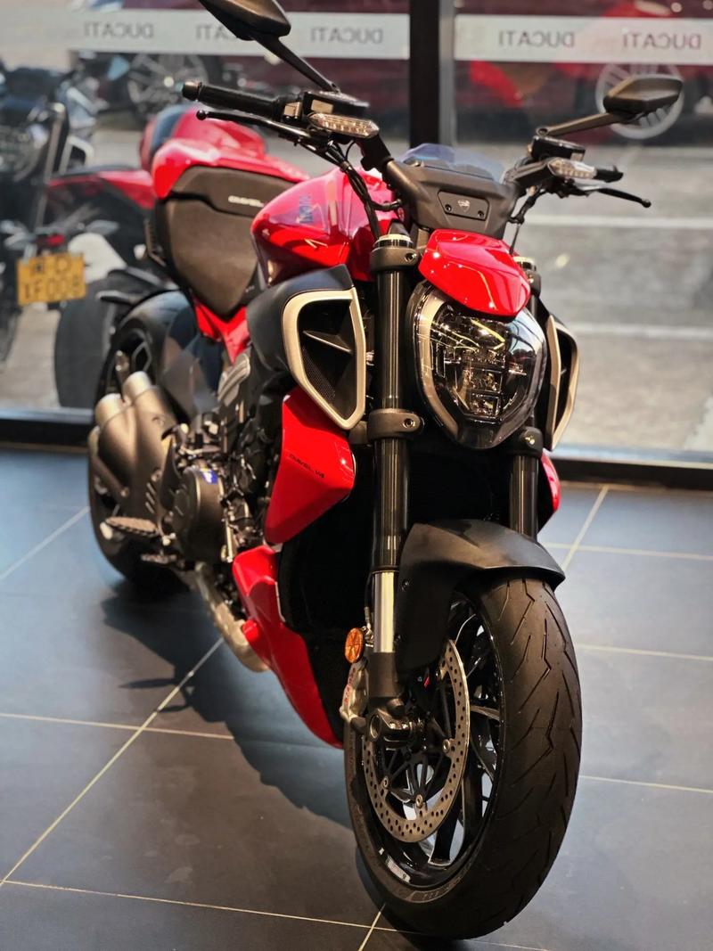 杜卡迪大魔鬼图片,杜卡迪大魔鬼图片高清