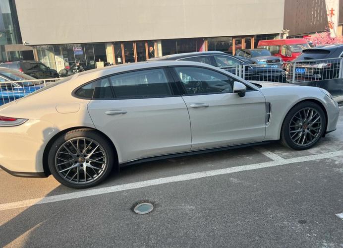 帕纳梅拉是什么车型,帕纳梅拉2022款