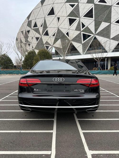 奥迪a8最贵的车型叫什么,奥迪a8哪款最贵