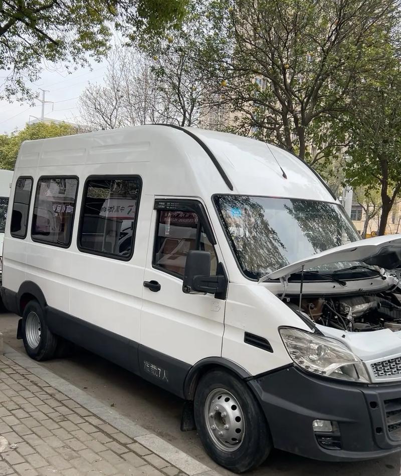 依维柯汽车7座报价,依维柯7座多少钱一辆