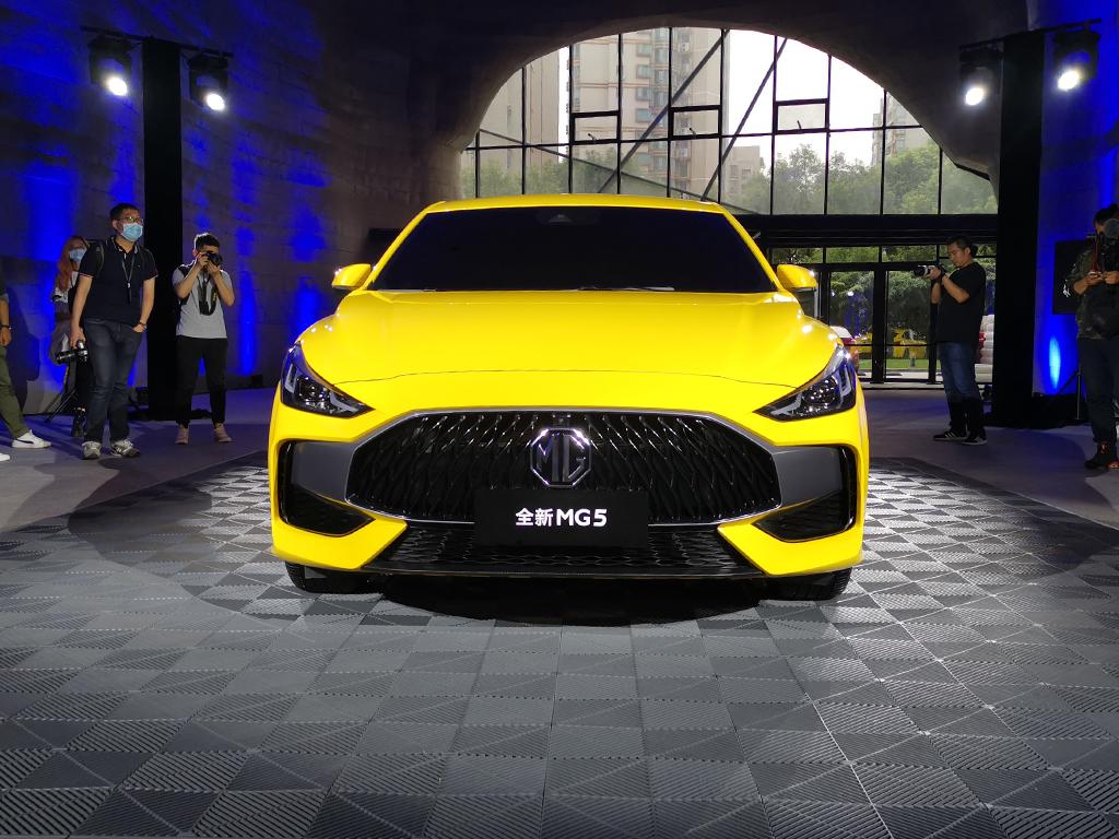 名爵5新款 名爵5新款2025款价格自动挡